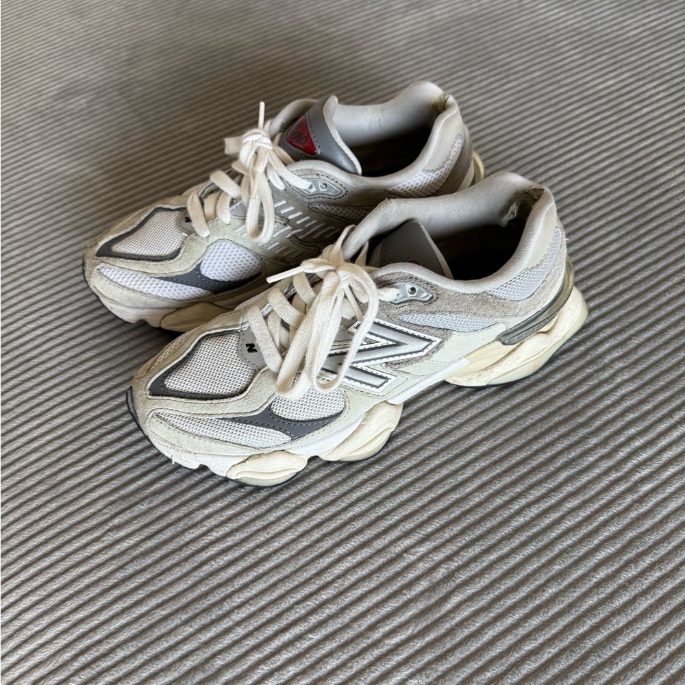 New Balance White and Gray Sneakers